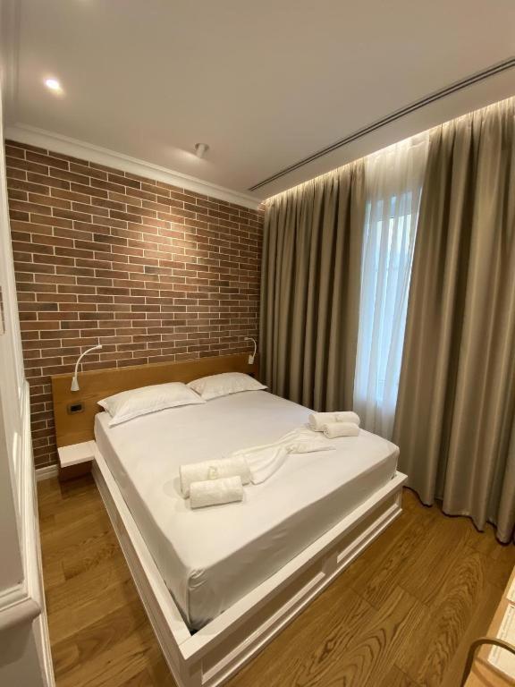 Crown Boutique Hotel Dıraç Dış mekan fotoğraf