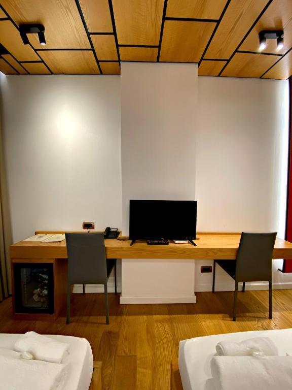 Crown Boutique Hotel Dıraç Dış mekan fotoğraf