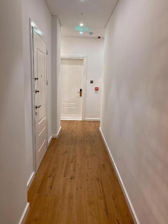 Crown Boutique Hotel Dıraç Dış mekan fotoğraf