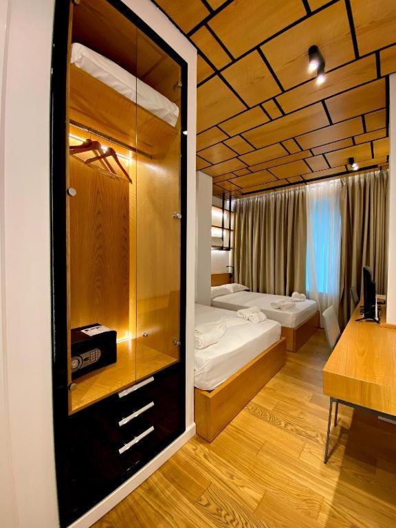 Crown Boutique Hotel Dıraç Dış mekan fotoğraf