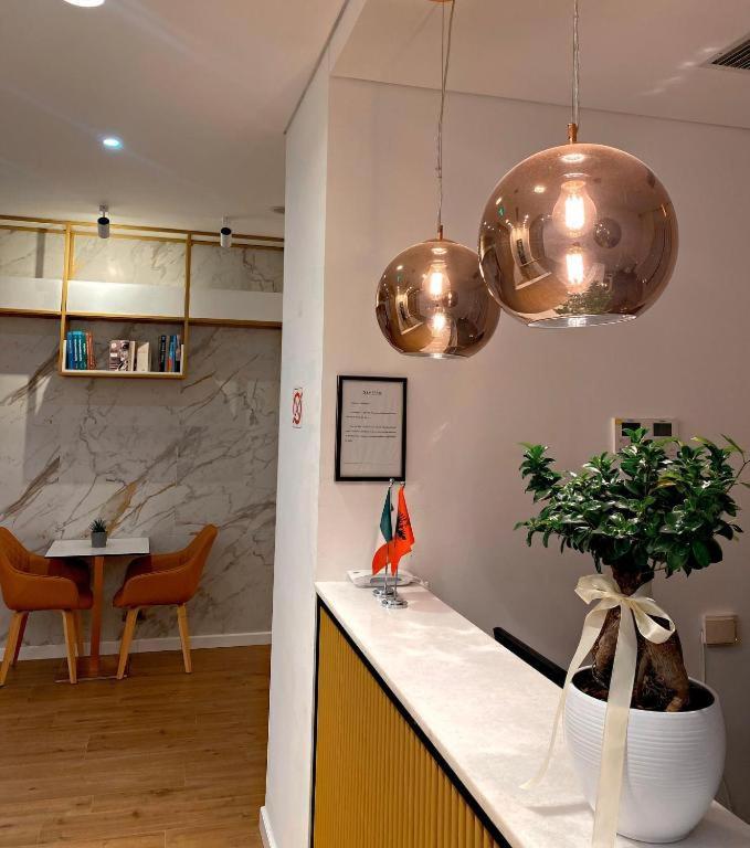 Crown Boutique Hotel Dıraç Dış mekan fotoğraf