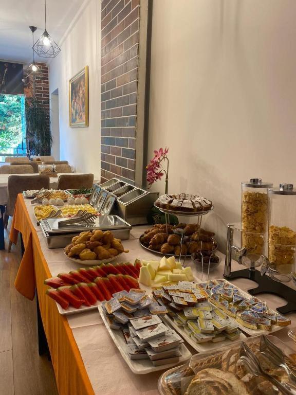 Crown Boutique Hotel Dıraç Dış mekan fotoğraf